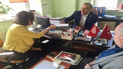 CHP'Lİ KAYIŞOĞLU, KILIÇDAROĞLU'NUN MEKTUPLARINI MUHTARLARA ELDEN TESLİM ETTİ