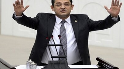 CHP'Lİ ÖZEL İNTİHAR EDEN KAYMAKAMIN AĞLATAN VEDA MEKTUBUNU OKUDU!