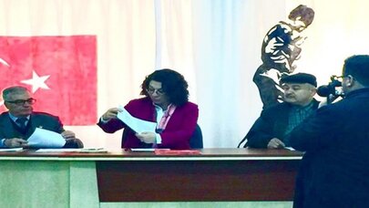 CHP'Lİ TUR BİÇER: 'ALTIN VARAKLI KADEHLERİN SALTANATI SÜRÜLÜRKEN KÖYLÜNÜN MALI HACİZLİ!'