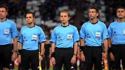 Cüneyt Çakır ve diğer 21 hakem kaçak işçi!