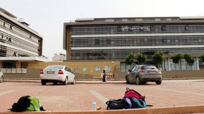 Okullarına haciz gelen öğrencilere sömestr tatili öncesi karne şoku