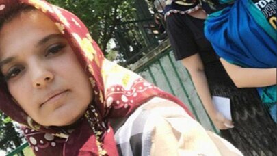Demet Akalın'dan türbe ziyareti