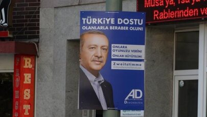 Cumhurbaşkanı Erdoğan Almanya'daki seçim afişlerinde