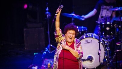 Yaz gazeteci: Selda Bağcan konser için 300 bin lira aldı