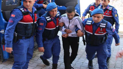 Kula'da 1 kişiyi öldürüp, 1'i polis 2 kişiyi yaralayan zanlı adliyede