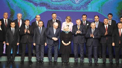 Alev Alatlı aile fotoğrafında yerini aldı!