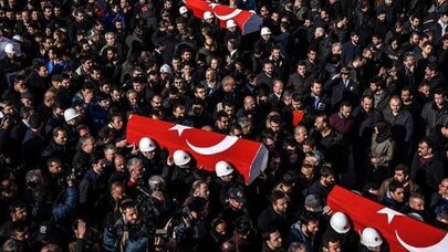 Financial Times: Türkiye'de istikrarın tek yolu var...