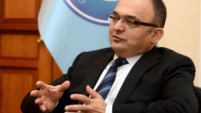 Gazi Üniversitesi rektörü kampüste kelepçelendi