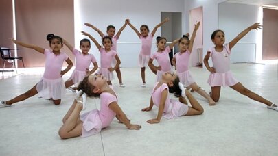 Geleceğin sanatçı ve sporcuları Buca'da yetişiyor