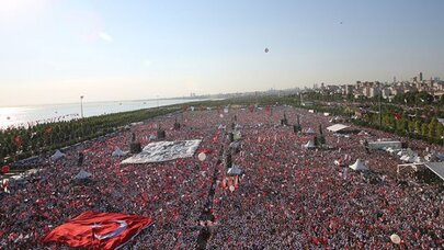 İstanbul Valiliği Melih Gökçek'i geçti