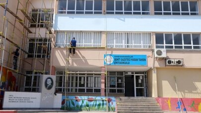 Karabağlar'da okullar güzelleşiyor