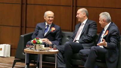 MHP'liler yeni 'reis'ini buldu: Reis yanındayız, arkandayız...