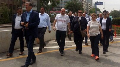 Yurttaşlar akın akın geliyor; CHP'li vekiller de Güvenpark'ta