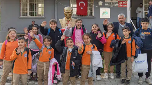 İzmir 79 köye ücretsiz internet hizmeti sunarak dijital eşitsizliği azaltmayı hedefliyor