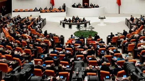 Özgür Özel ve Tülay Hatimoğulları aralarında bulunduğu 11 milletvekilinin dokunulmazlık fezlekesi TBMM'ye sunuldu