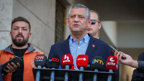 CHP lideri Özgür Özel: “Ne yaptıklarının farkında olsunlar, Anayasa en çok baştakini korur”