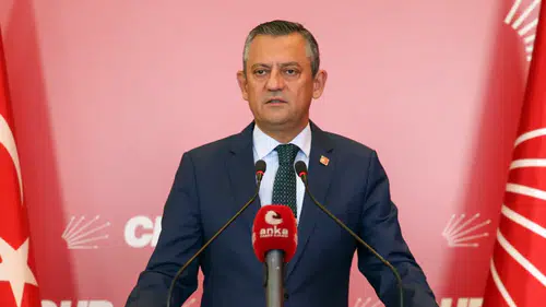 CHP Genel Başkanı Özgür Özel'den İstanbul iddianamesine sert tepki: "Darbecilerin muhtırası"