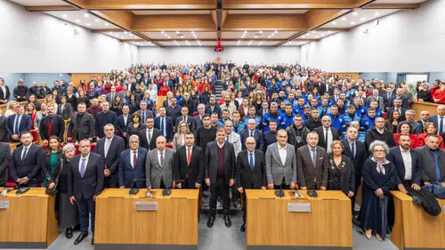 Cemil Tugay'dan belediye personeline yeni yıl mesajı: "Hep birlikte mutlu bir yıl dilerim"