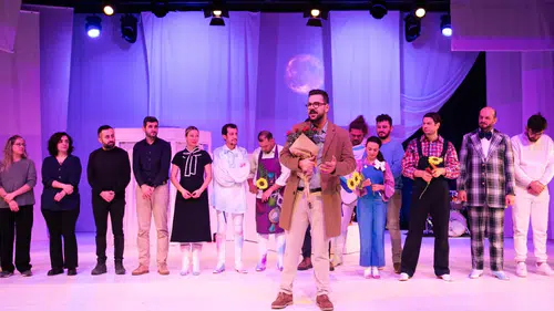 İzmir Tiyatroları'ndan Don Kişot: Çağdaş Masal Prömiyeri Kapalı Gişe!