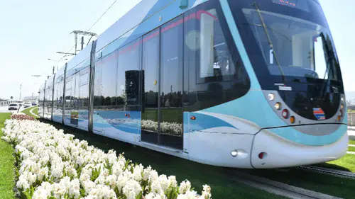 İzmir'de Yılbaşı İçin Ulaşım Sefer Saatleri Uzatıldı, 1 Ocak'ta İZBAN Ücretsiz!