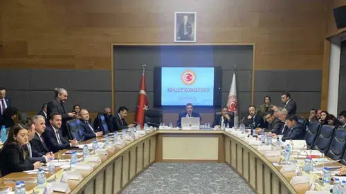 TBMM, 11. Yargı Paketi'ni kabul etti; Kovid-19 düzenlemesi dikkat çekti