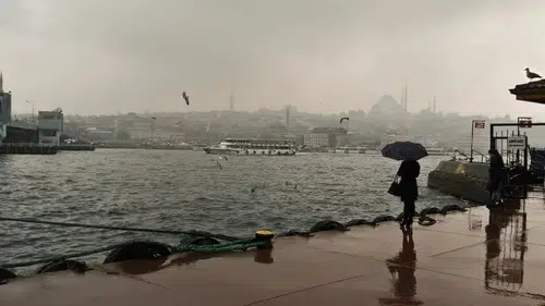 İstanbul'da Yılbaşı Soğuk ve Yağışlı Geçecek
