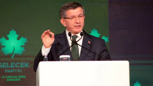 Ahmet Davutoğlu'ndan DEAŞ'a karşı sert mesaj: "Türkiye terör örgütlerine geçit vermemeli"