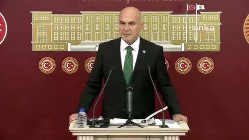 İYİ Partili Turhan Çömez: "Epstein dosyasında Türkiye’den küçük kız çocuklarının istismar adasına götürüldüğü yazıyor"