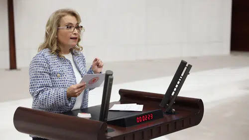 CHP’li Ayşe Sibel Yanıkömeroğlu: “Bu bütçe 86 milyonun değil, rant düzeninin bütçesidir”