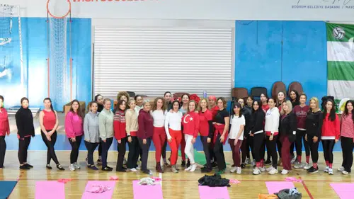 Bodrum'da Yoga ve Pilatesle Yeni Yıla Sağlıklı Veda Etme Etkinliği Gerçekleşti