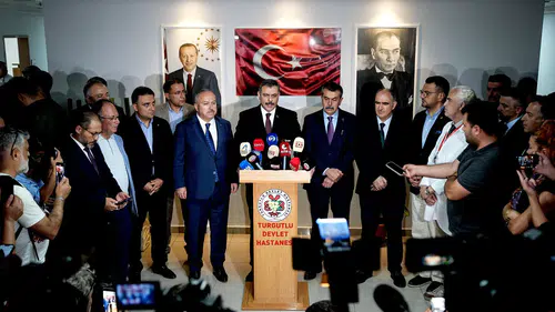 Manisa Turgutlu'daki okul saldırısında yaralı öğrencilere Bakanlardan geçmiş olsun ziyareti