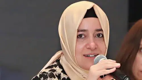 Fatma Betül Sayan Kaya, fon krizi iddiaları sonrası Erdoğan'dan görevden affını istedi