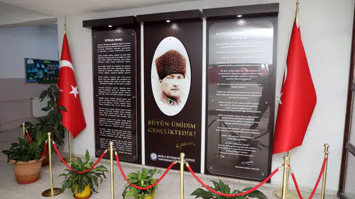 Muğla'da 54 okulda Atatürk büstü ve bakım çalışmalarıyla eğitim koşulları iyileştirildi