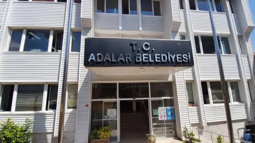 Adalar Belediye başkan vekilliği seçimi gerginliği! AK Partili Kemal Türkyılmaz kazandı