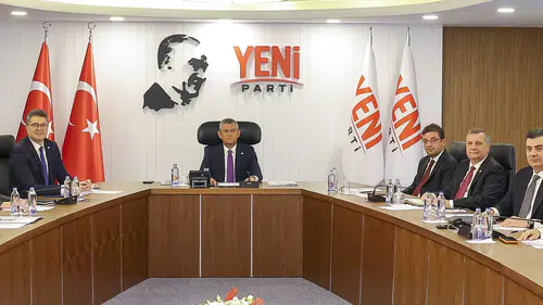 YENİ Parti'de gündem kurultay ve yeni yasama yılı hazırlıkları