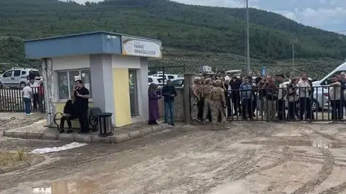Osmaniye'de öğretmen, yeğeni tarafından okul bahçesinde silahlı saldırıda öldürüldü