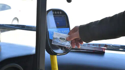 İzmir'de 90 dakika ücretsiz aktarma ile 87 milyon yolcu 2 milyar lira tasarruf sağladı