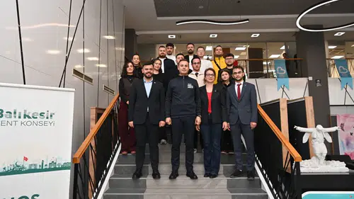 Balıkesir'de Gençlik Meclisleri, Yerel Yönetimde Söz Sahibi Oluyor