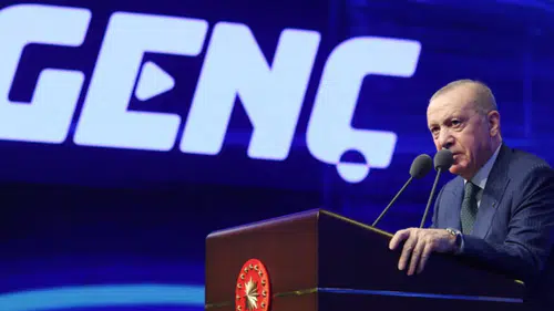 Erdoğan'dan Yavaş'a: Geceleri soğukta su bekleyen insanlarımızın şikayetlerini ekranlara taşınmasından neden rahatsız oluyorsun?