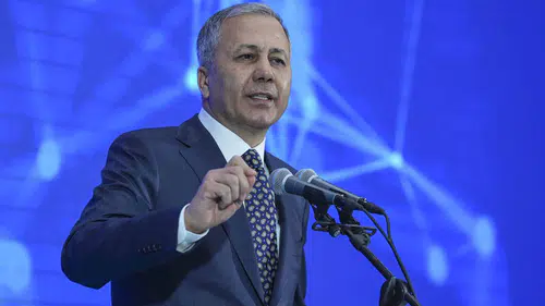 Ali Yerlikaya: Uluslararası alanda aranan 14 suçlu Türkiye'ye iade edildi