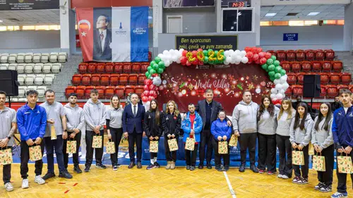 İzmirli sporcular 2025'ta toplam 238 madalya kazanarak başarılarına başarı kattı