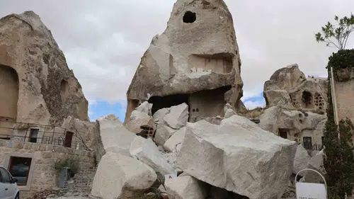 Kapadokya'daki Peri Bacası Faciasında 2 Ölü, 1 Yaralı! Soruşturma Başlatıldı