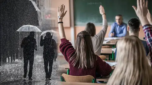 Sakarya'da Sağanak Nedeniyle Eğitime Ara Verildi! Karasu'da İlkokul ve Ortaokul Tatil Edildi