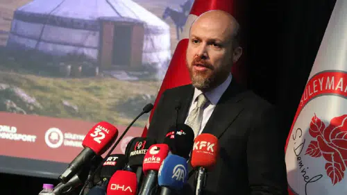 Bilal Erdoğan: Üniversiteler ahlaklı bireyler yetiştirmeli, iyi insanlar daha fazla çalışmalı