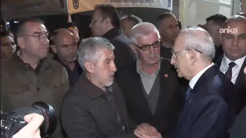 Kılıçdaroğlu, şehit polis memuru Türkoğlu'nun ailesine taziye ziyaretinde bulundu
