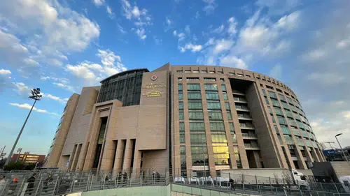 Esenyurt Belediyesi’nde 9 kişi tutuklandı, 10 kişi adli kontrolle serbest bırakıldı
