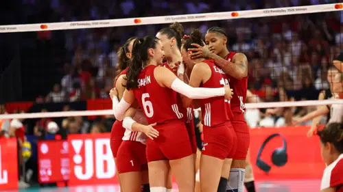 Rahmi Koç'tan Filenin Sultanları'na Büyük Prim İddiası! 16 Voleybolcuya 1'er Milyon Dolar