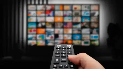 A.B.İ., Aşk ve Taht ve Çirkin için final kararı! Peş peşe ekranlara veda ediyorlar