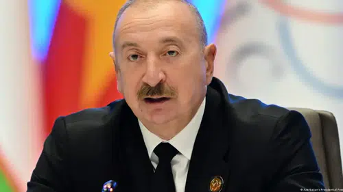 Azerbaycan'daki Başörtüsü Yasağını Eleştirenlere Türkiye'de Gözaltı!