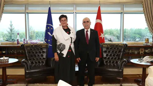 AYM Başkanı Özkaya, AKPM Başkanı Bayr ile iş birliği görüşmesi yaptı